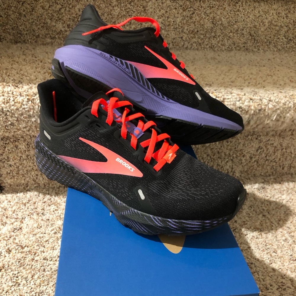 Women’s Brooks Launch GTS 9 Sneaker SIZE 8